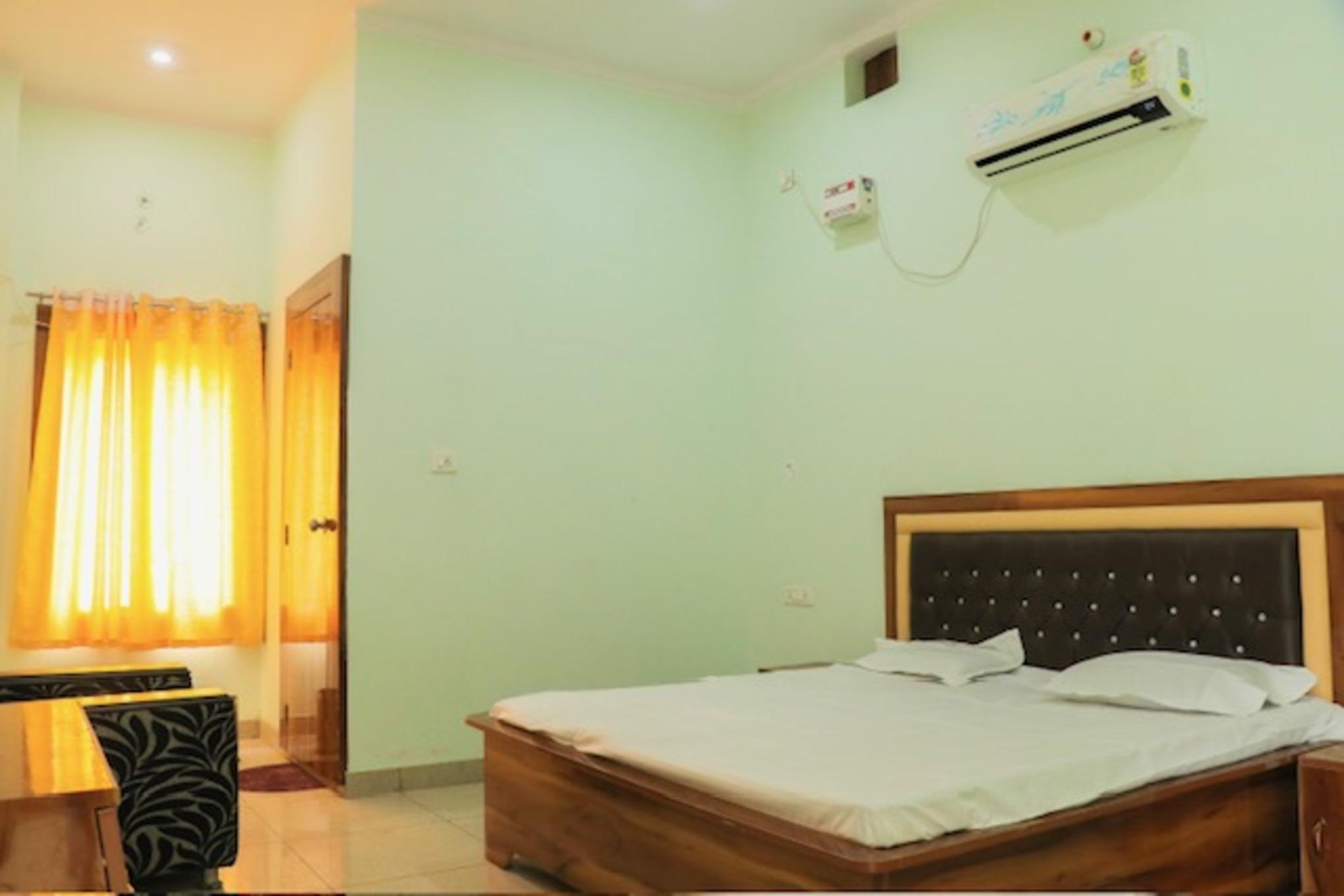 Deluxe Room View 2