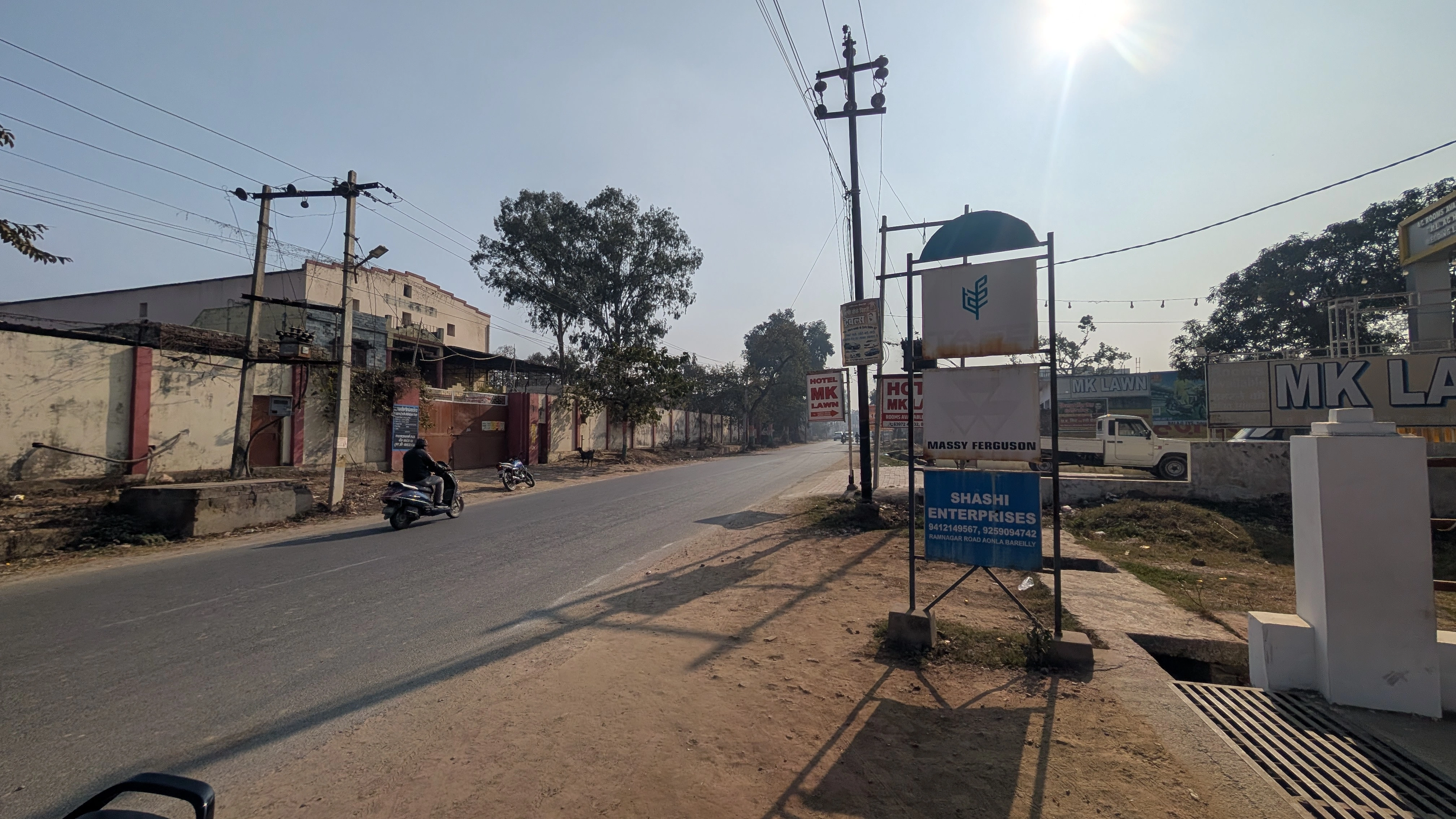 Hotel Harshdeep Location near Manauna Dham